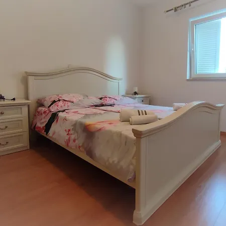 Apartman S Vrtom U Blizini Centra Апартаменты Пореч