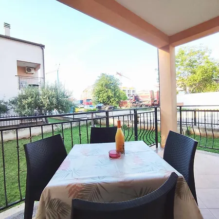 Apartman S Vrtom U Blizini Centra