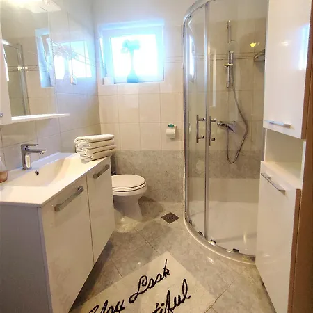 Apartman S Vrtom U Blizini Centra Апартаменты Пореч